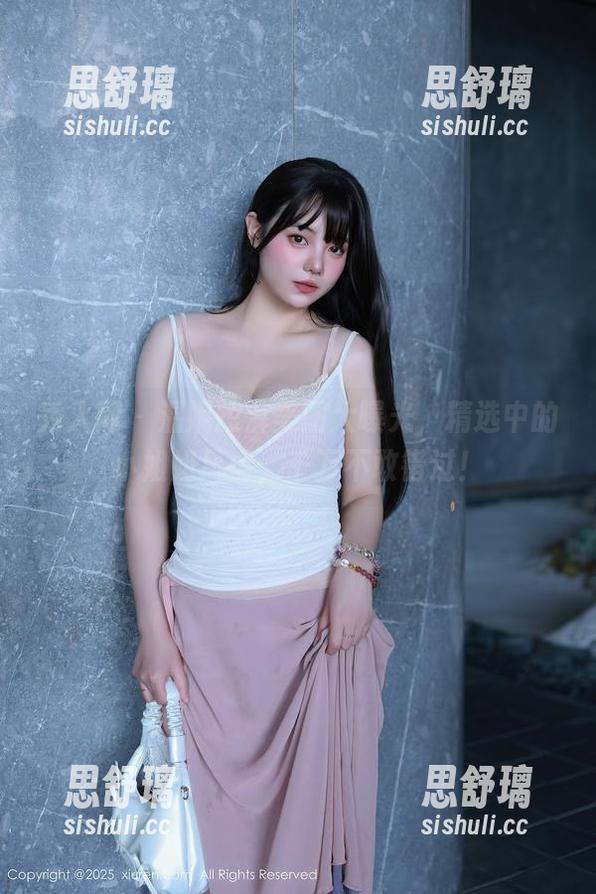 秀人网 - 温妮短裤美图大曝光，精选中的小姐姐风情，千万不敢错过！