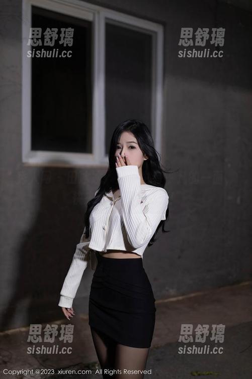 秀人网 - 田冰冰：女神也有平凡的一面，快来看高清写真集！