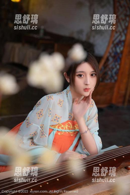 秀人网 - 盼盼龙女sunny的全套职业装——谁说工作不能有风格？