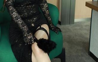 秀人网 – 美七Mia眼镜的绝妙福利，图包收藏必备，别掉队！