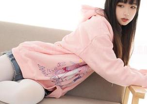 紧急企划 – 奶糖的校服作品，分秒之间竟有种熟悉的羞涩感