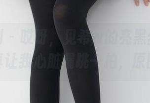 紧急企划 – 哎呀，见希w的亮黑丝皮裙小恶魔写真让我心脏漏跳一拍，原图分享！