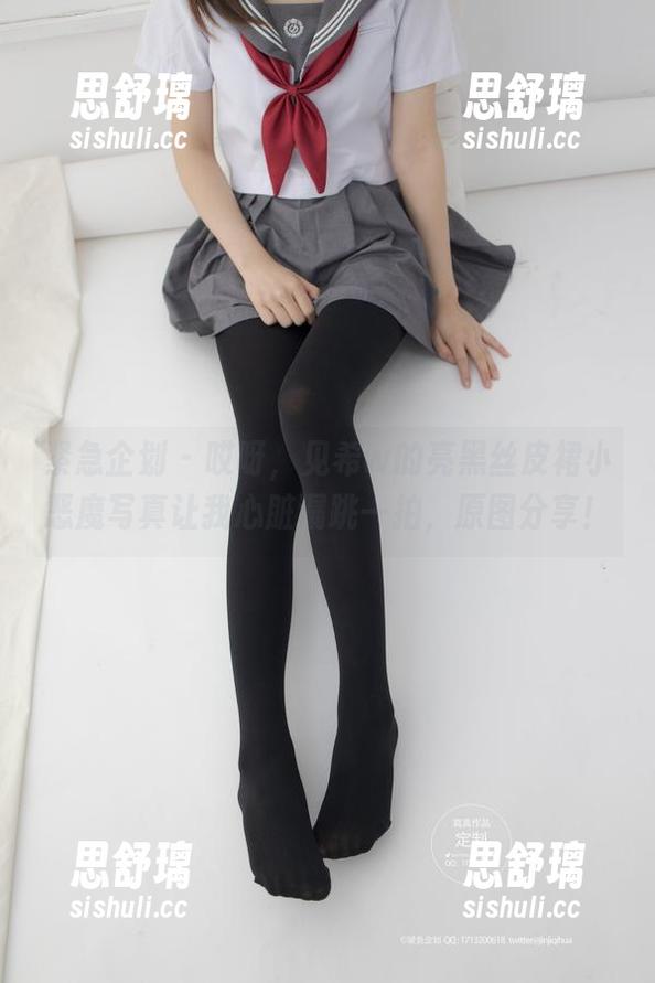 紧急企划-见希w 紧急企划 - 哎呀,见希w的亮黑丝皮裙小恶魔写真让我心脏漏跳一拍,原图分享!