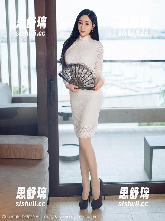 花漾show-小海臀Rena 花漾show - 小海臀Rena的毛衣写真:我觉得这不是毛衣,是魔法披风!