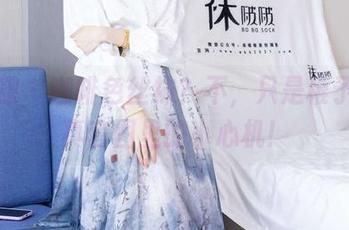 袜啵啵 – 咖啡色丝袜？不，只是稚予的写真套图里的小心机！