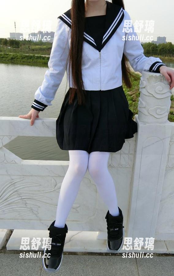西尔酱 西尔酱的金鱼和服写真:当时尚遇上水中旋律,谁能不心动?