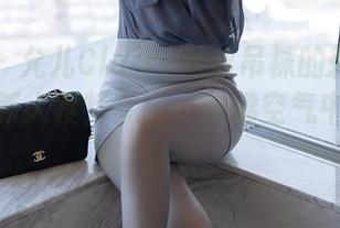 语画界 – 允儿Claire黑丝吊袜的轻盈舞步：精选新人模特套图，仿佛空气中都飘着温柔