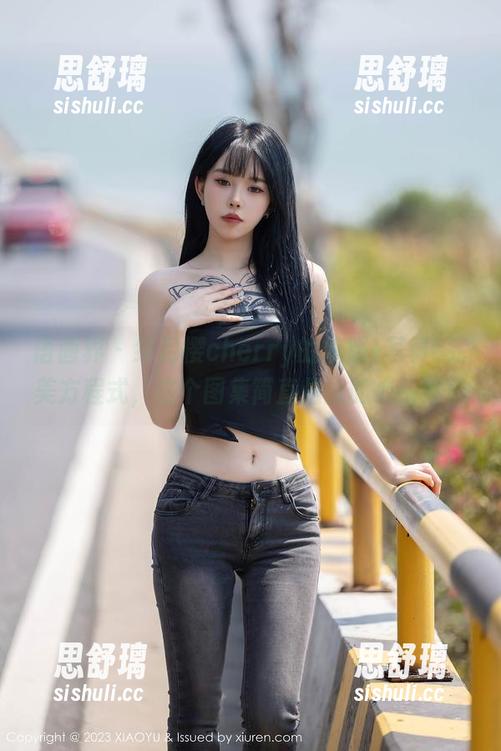 语画界-绯月樱cherry 语画界 - 绯月樱cherry的校服+写真=完美方程式,这个图集简直是我的心头好!