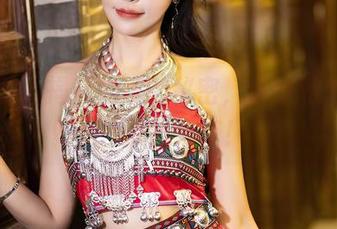 语画界 – 揭开黑丝的秘密，言沫私拍职场OL原图分享！