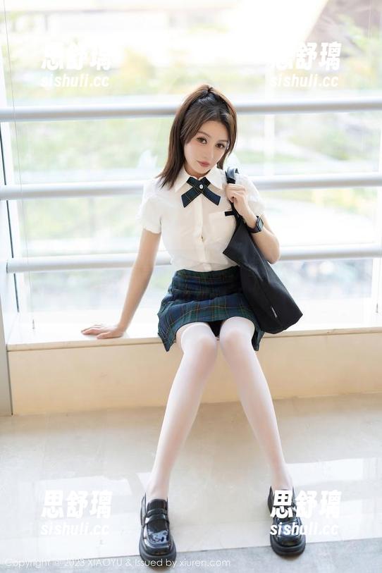 语画界-豆瓣酱 语画界 - 豆瓣酱私拍图集:睡衣,光影与梦的舞蹈