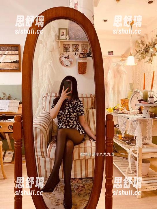 软妹小九九 微密圈 - 软妹小九九的网袜套图:时尚界的网状传奇!