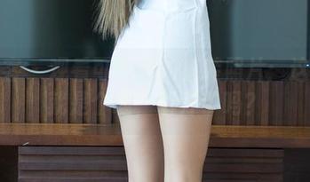 青豆客 – 观看可蕊娜的套装照片：这女人就是个谜，解开了吗？