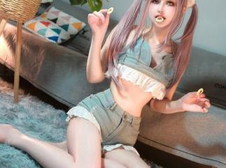 今晚的灵感来啦！“鹿八岁baby”身体链美图合集，一起陷入那诗意的氛围。